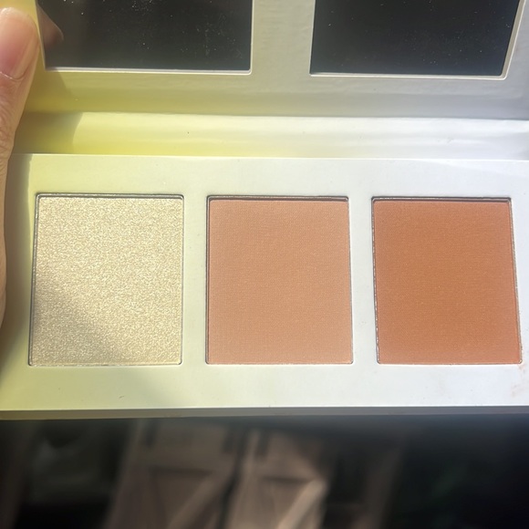 Beauty Bakerie Lemon Bar Face Palette (Bronzer, Contour, Highlighter) - Picture 3 of 4